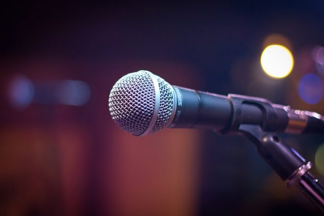 microphone-1261793_960_720