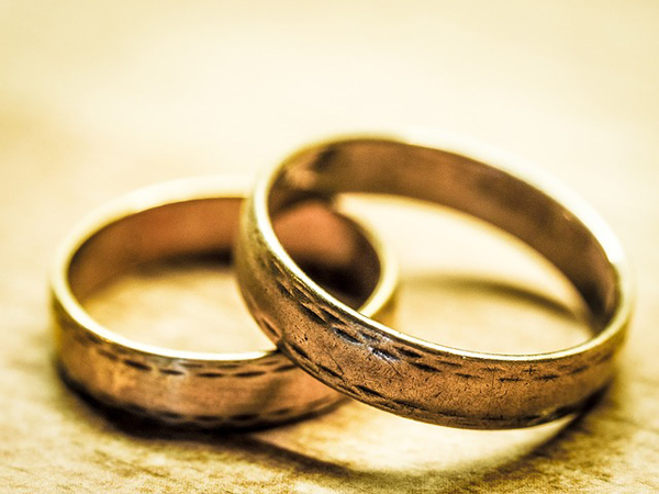 wedding-rings-949106_640