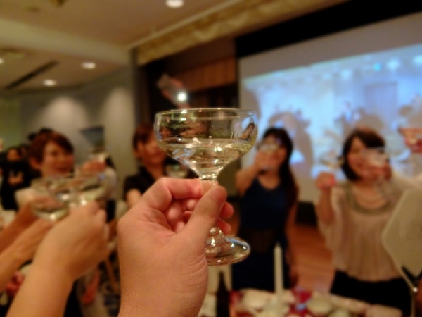 会費婚の会費を払うのにご祝儀袋で渡すのはマナー違反 会費制結婚式の常識 Note 結婚式 ウェディングに関わる役立つ情報をお届け 会費制結婚式や1 5次会なら 会費婚 披露宴 帰国後パーティー