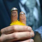 婚約したけど、職場へ結婚報告すべき？【結婚のマナー】